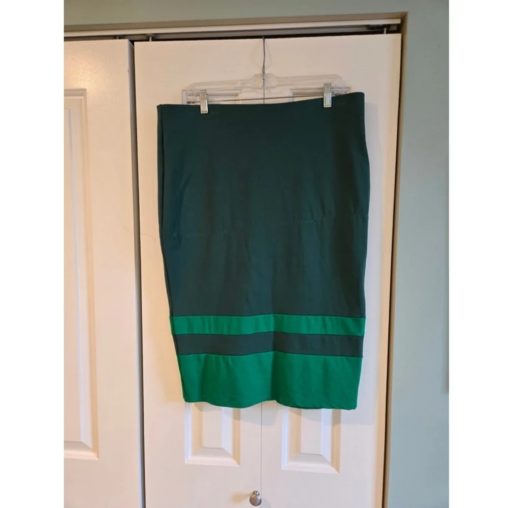 Eloquii Two-Tone Green Pencil Skirt - Picture 3 of 5